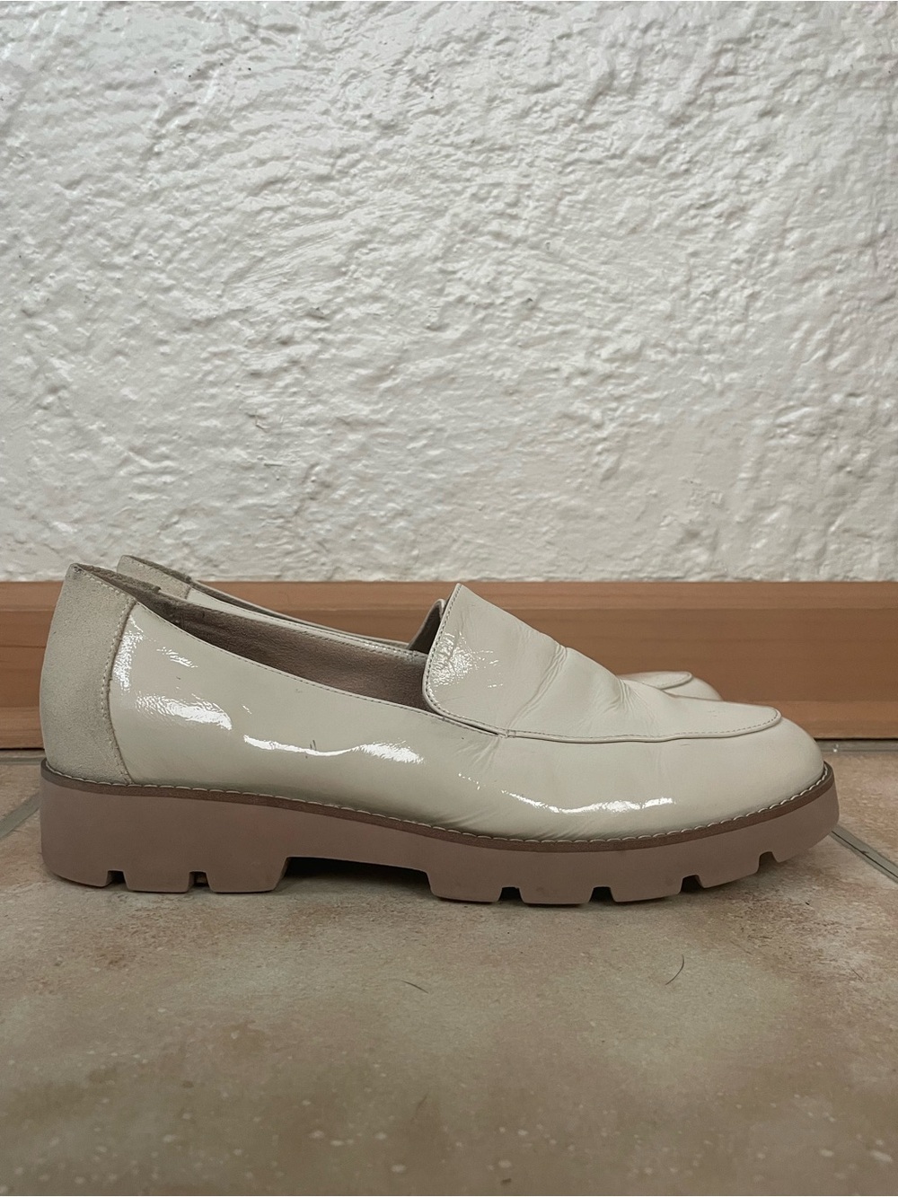 Vionic Kensley Loafers Women Sz 10 White Patent Leather Lug Sole Platform Shoes